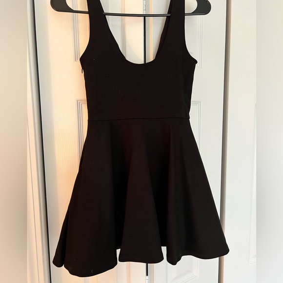 Black mini dress with shorts - Picture 3 of 4